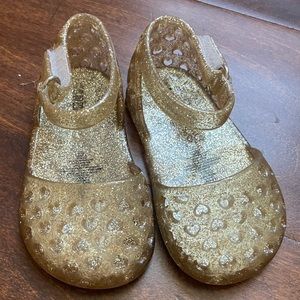 Old Navy baby jelly sandals 18-24 month- fits approx size 2-3